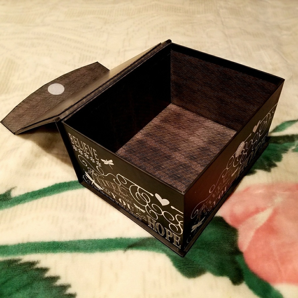 Box - Picture 2 of 2